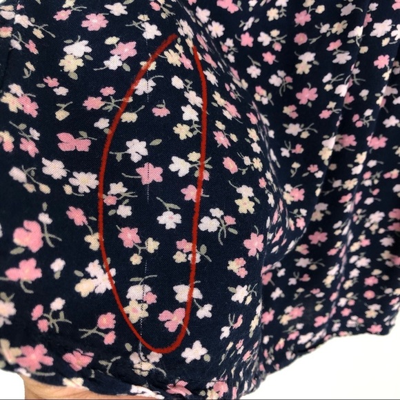 Hollister- Floral button front design skirt size M - Picture 5 of 9